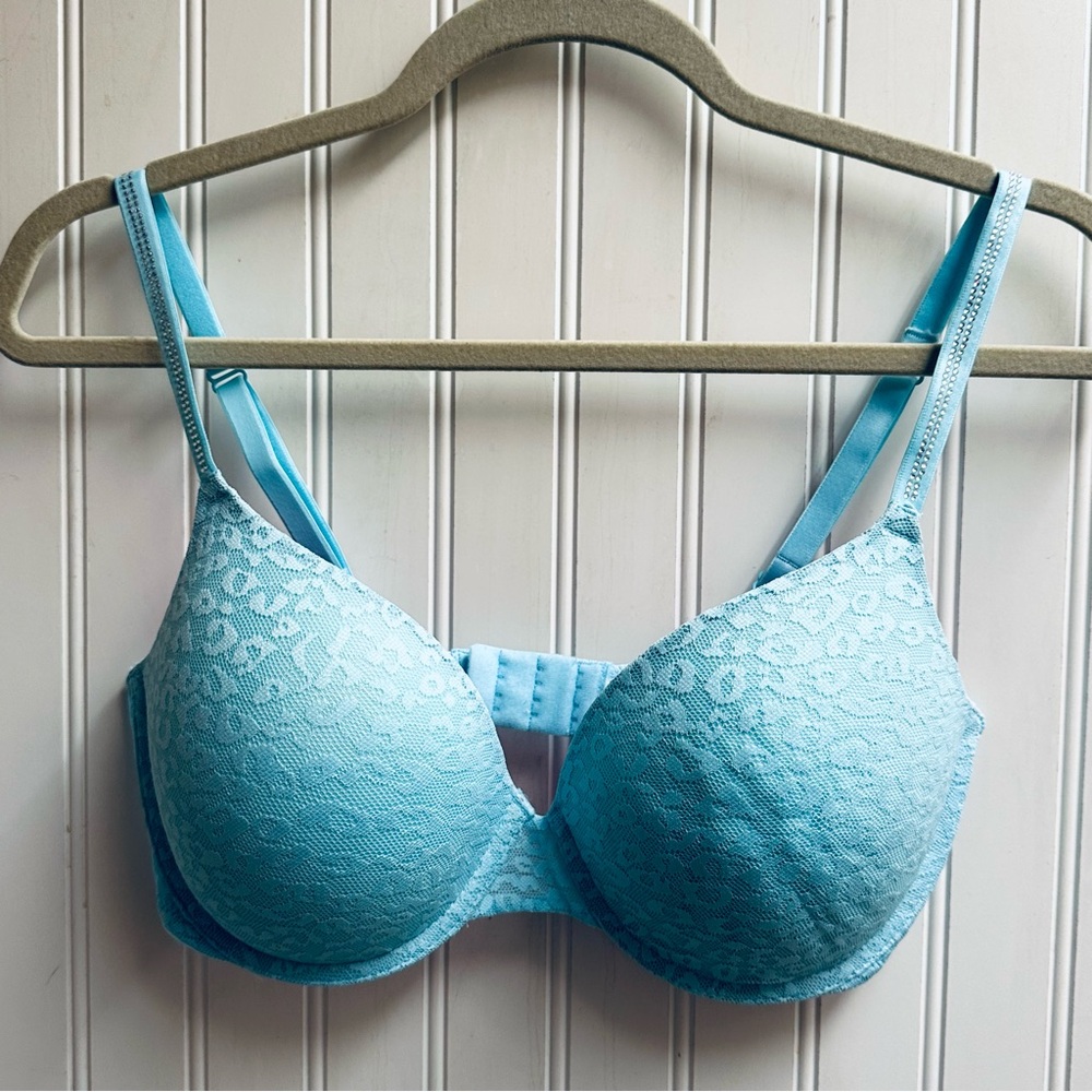 Victorias Secret Pink Push Up Bra Size 34DD Wired Blue Lace Rhinestones Straps